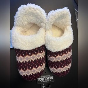 MUK LUKS Women's Slippers Sz 5-6 Purple